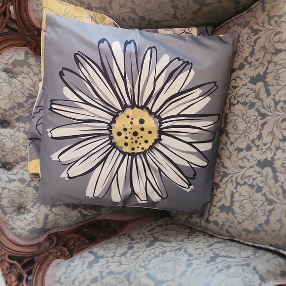 Yellow and Grey Pillow Case bundle - Picture 6 of 7